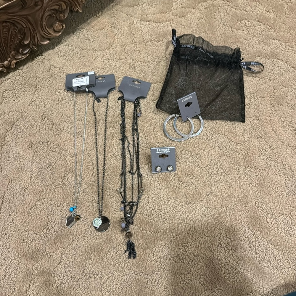 Express jewelry bundle